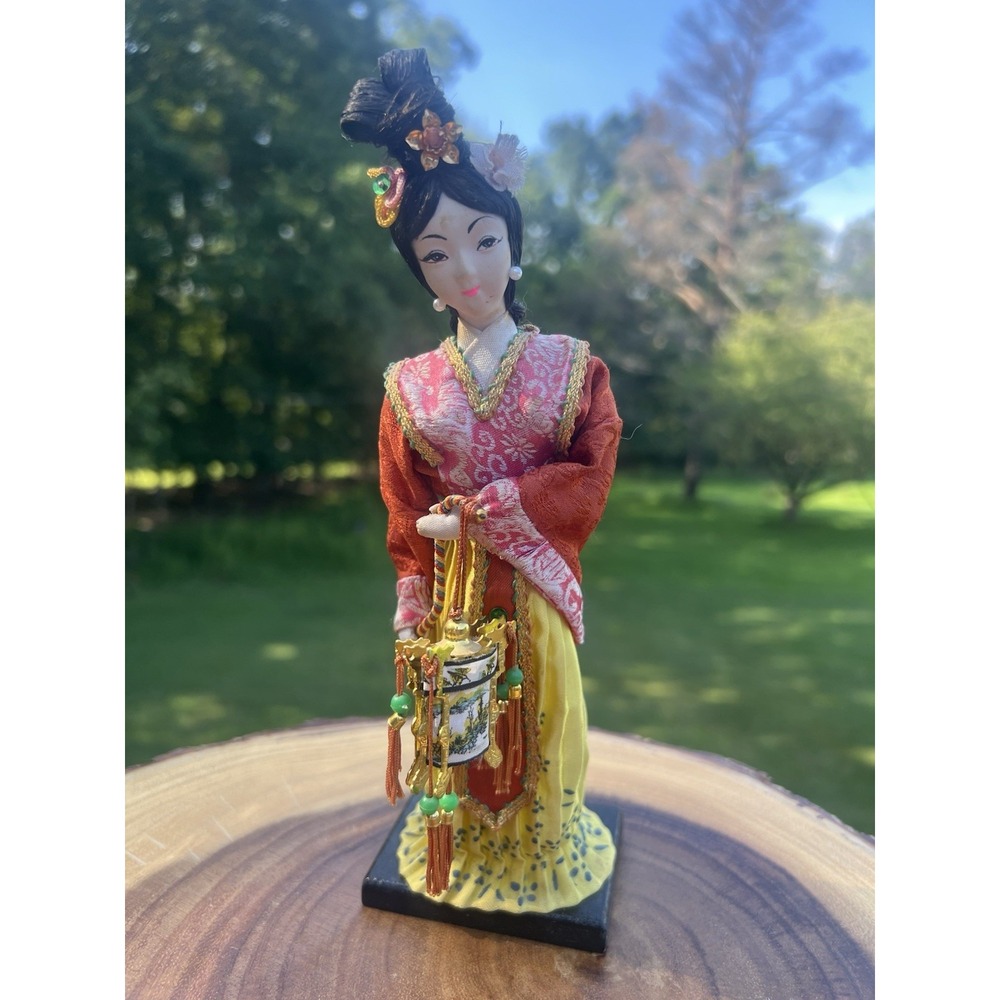 Vintage Chinese Lady Doll Traditional Silk Dress Lantern 9" Handmade Figurine